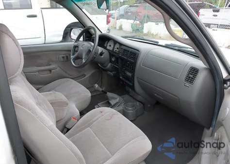 2001 Toyota Tacoma из США, поврежденный, VIN 5TEVL52NX1Z743236